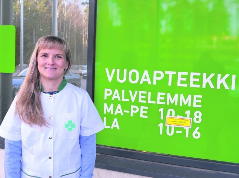 Kuvassa on apteekkari Minna Pappila.