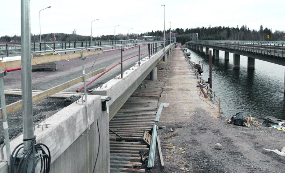 Vuosaaren silta on remontissa.