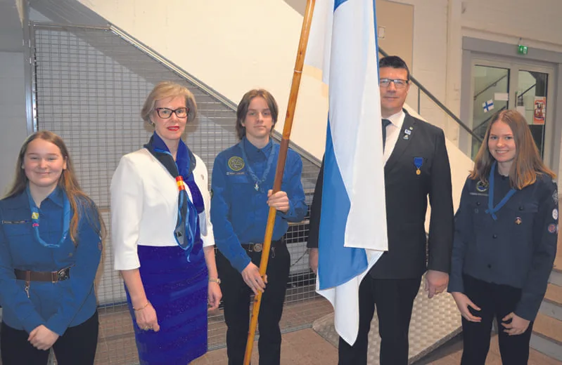 Lippuvartio sekö Veli-Matti ja Kristiina Tala.