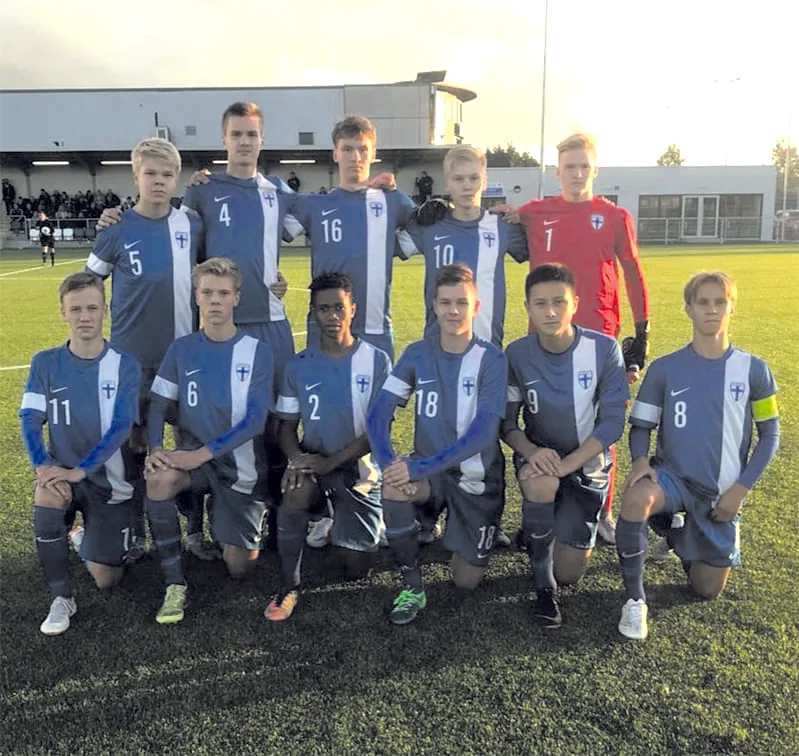 U16-maajoukkueen ryhmäkuva.