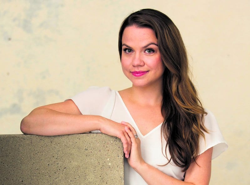 Kirjailija Hannele Lampela.