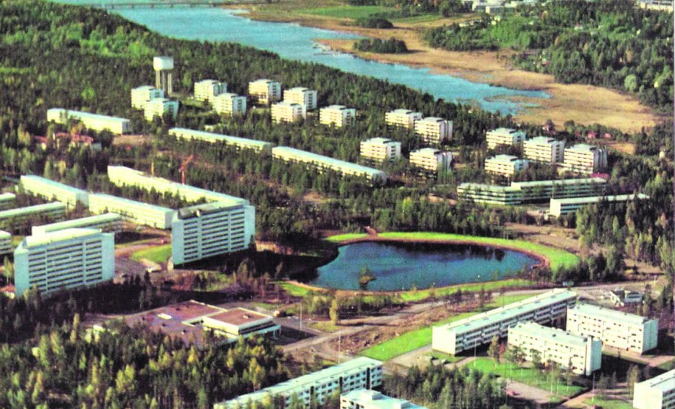 Postikortissa ilmakuva Vuosaaresta 1960-luvulta.