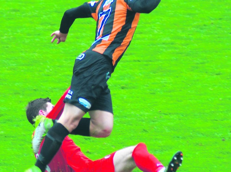 Patrik Ahonen liukuu.