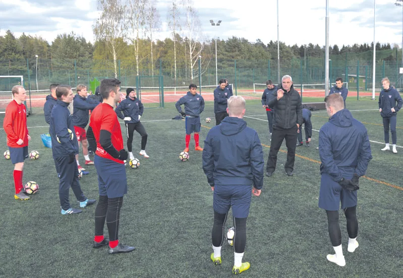 FC Viikinkien edustus harjoittelemassa.