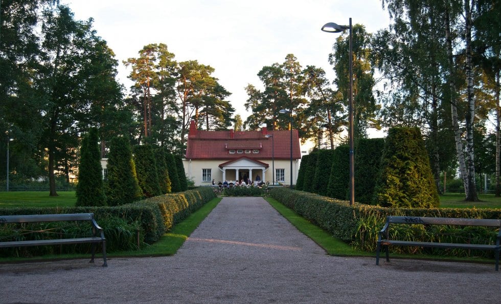 Villa Lill Kallvik sijaitsee Aurinkolahdessa.