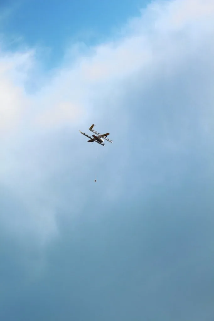 Epävakaasta säästä huolimatta dronet saatiin lopulta ilmaan.