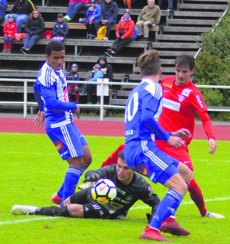 Klubi 04 voitti paikallisottelun viime hetken maalilla niukasti 1–2.