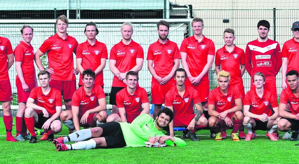 Täksi kaudeksi perustettu FC Viikingit / Mordor nousi ensi kaudeksi Vitoseen. Kuva: Timo Lampinen