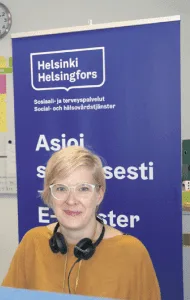 – Etävastaanoton onnistuminen perustuu tarkkaan kuunteluun potilaan oireista ja huolenaiheista, sanoo erikoislääkäri Jokelin. 