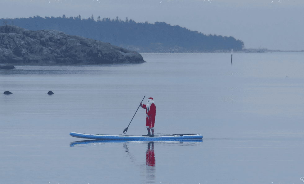 Joulupukki Aurinkolahdessa suppilaudalla ilahdutti lapsia ja lapsenmielisiä 23.12.-19 leppoisassa, tyynessä säässä. Jouluisin terveisin Katri Lehtonen