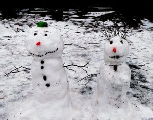 Ihanaa kun saatiin viime lauantaina 8.2. vuoden 2020 ensimmäiset kunnon lumet! Päivän parasta antia olivat lasten omin käsin pyöräytetty lumiukko Peeter ja hänen rouvansa Pauliina! T. Toivokainen I.