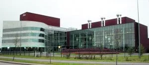 Pauligin kahvipaahtimo sijaitsee Vuosaaren sataman liepeillä.