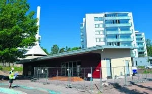 Lohikäärmepuisto Satamasaarentiellä on saanut uuden, komean rakennuksen. Puiston on tarkoitus olla valmiina tämän vuoden marraskuussa.