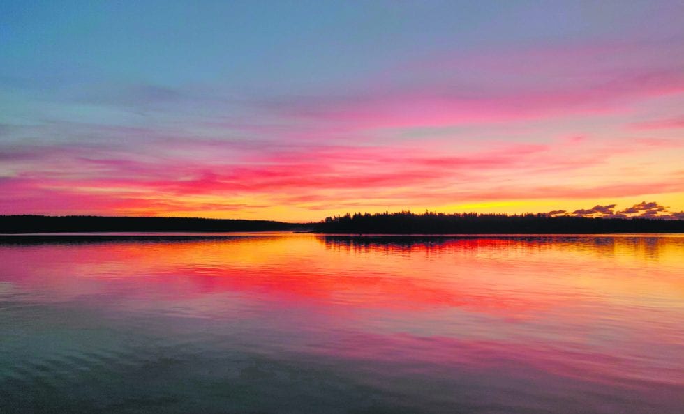 Lokakuinen auringonnousu Vuosaaren satamasta kuvattuna. Kuva: Jarno Alkio