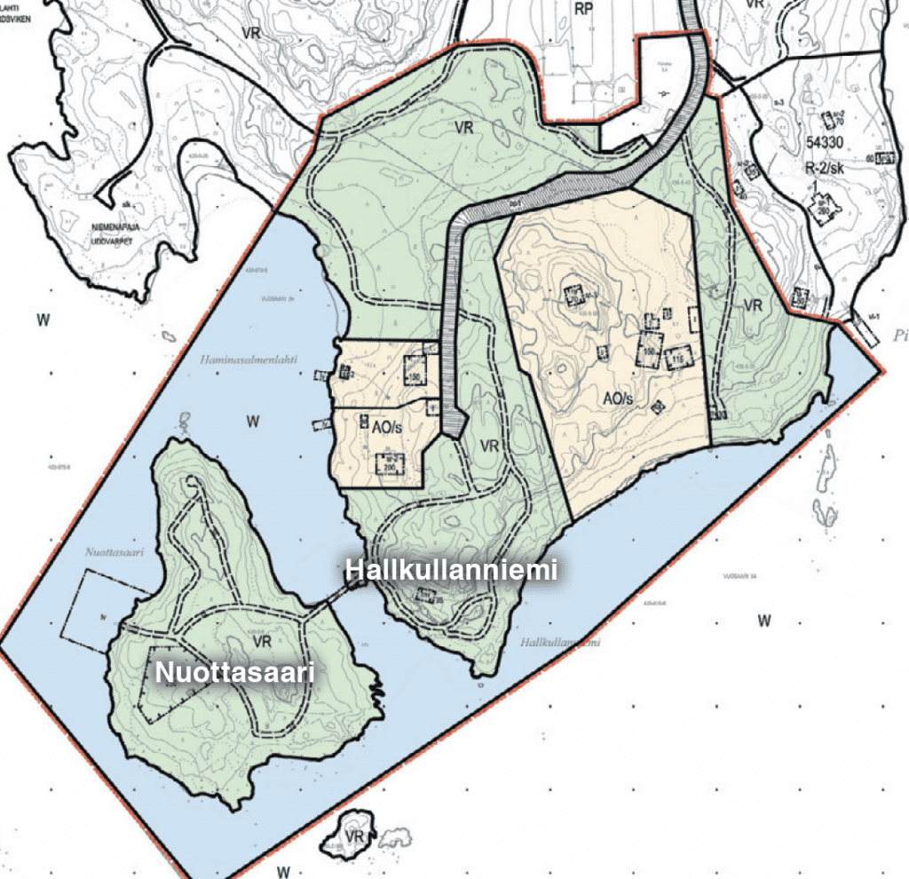 Kaava-alue on rajattu karttaan punaisella viivalla. Alue liittyy Uutelan virkistysalueeseen, jonka rantareitti saa näin hienon lisän.