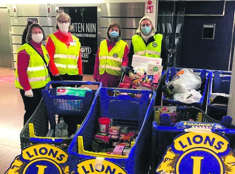 Soihdut oli lauantaina 5.12. Columbuksessa Lions Club Vuosaaren kanssa keräämässä tarvikkeita Auta lasta, auta perhettä -keräykseen. Kerätyt tuotteet luovutettiin Pienperheyhdistykselle toimitettavaksi eteenpäin apua tarvitseville vuosaarelaisille perheille.