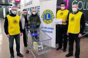 Ensimmäisten lahjoittajien joukossa oli akateemikko Markku Kulmala vaimonsa Marita Kulmalan kanssa.