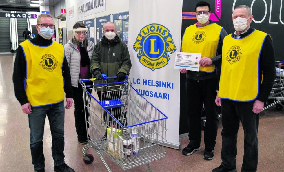 Ensimmäisten lahjoittajien joukossa oli akateemikko Markku Kulmala vaimonsa Marita Kulmalan kanssa.