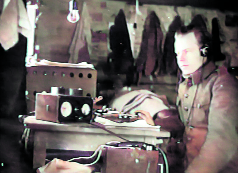 Kuvassa on ”jottimies” Frans Mäkelä sodanaikaisessa tehtävässään siellä jossakin. Tapasin veteraani Frans Mäkelän paikallisella Kakkosten Kerholla joskus 1950-luvulla.    Kuva: Kari Syrjäsen arkistosta