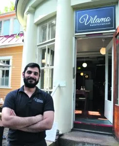 Emrah Yildirim on Aurinkolahden sydämeen avautuneen ravintola Vilamon uusi ravintoloitsija.