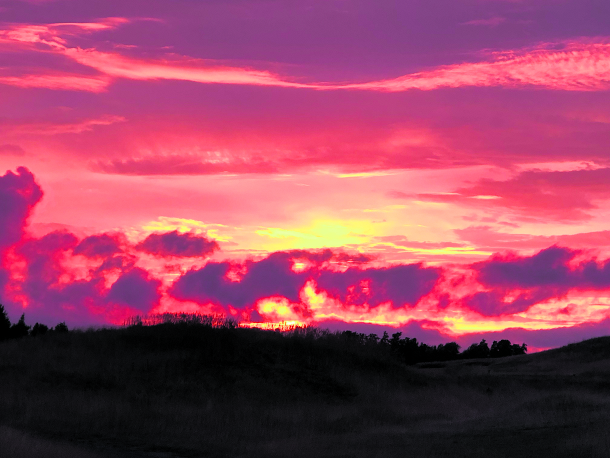 Golfkentän auringonlasku 11.8. Kuva: Katja Karjalainen