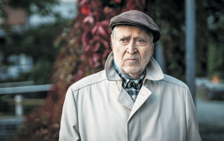 Taiteilijatalossa Aurinkolahdessa asuva kirjailija Hannu Salama täyttää 85 vuotta.
