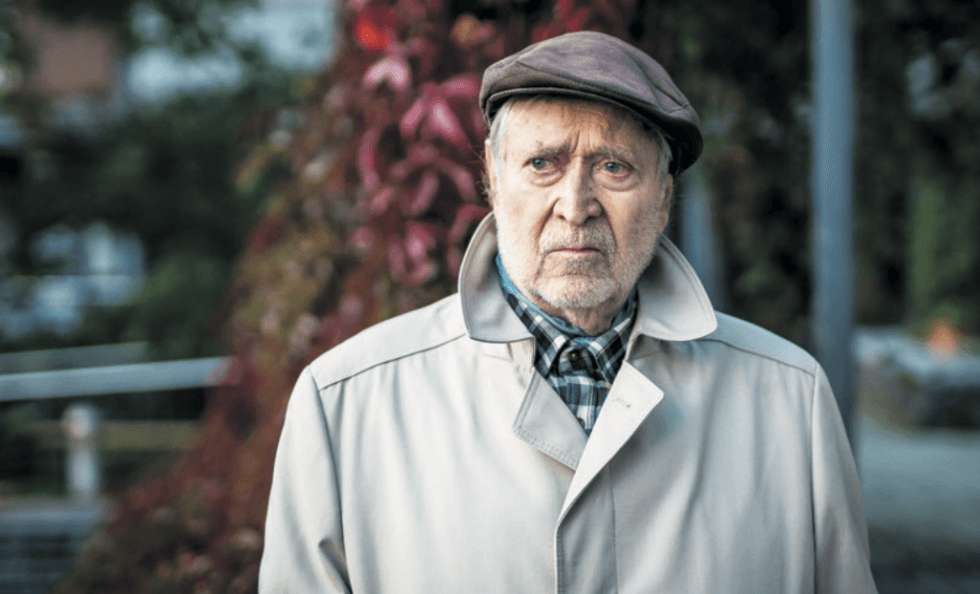 Taiteilijatalossa Aurinkolahdessa asuva kirjailija Hannu Salama täyttää 85 vuotta.