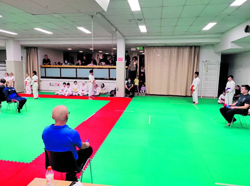 Karate 35-21