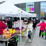 Vuoden viimeiset markkinat pakkassäässä