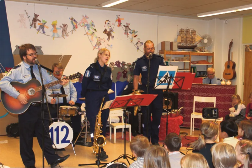 Arkistokuvassa Helsingin poliisisoittokunnan Nallekopla-orkesteri esiintymässä Meritähden 40-vuotisjuhlissa vuonna 2011. 