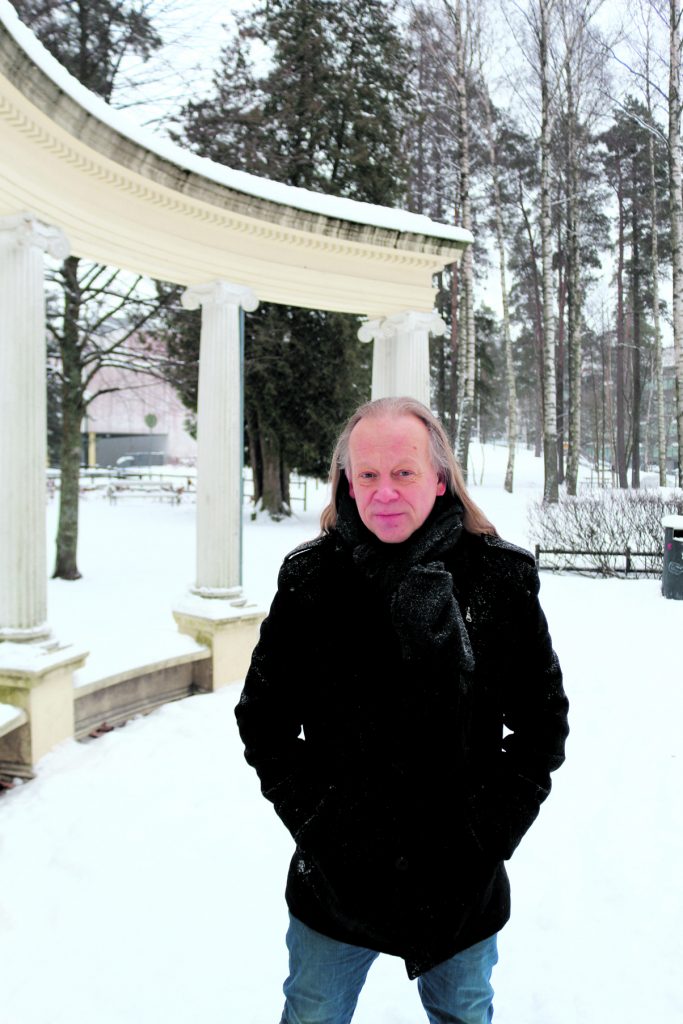 Juha Paltila Aurinkolahden Lillkallvikinpuistossa.