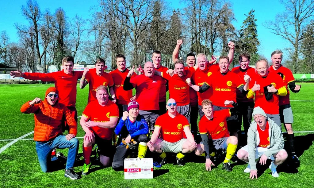 Vuoden 2022 Tallinnan turnauksen mestarit. Laturi vei voittopokaalin nujertamalla FC Tavastian 3–0 sekä Muusikun 2–1 ja tasaamalla pisteet LHV:n kanssa lukemin 1–1. Turnauksen parhaaksi laturiksi valittiin toisen polven seuran pelaaja, kolme maalia tehnyt Elias Björk.