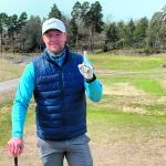 Näyttelijä Dennis Nylund onnistui jokaisen golfarin unelmassa