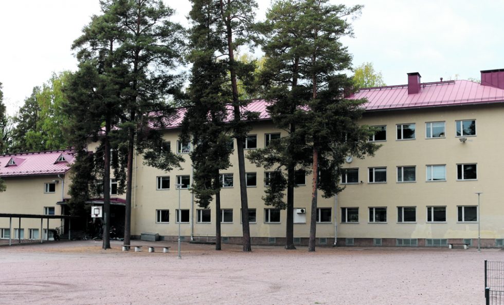 Suunnitelmien mukaan Vuoniityn peruskoulun päärakennuksen remontti pitäisi valmistua kesällä 2026, joten oppilaat pääsisivät Heteniityntien uudistettuihin tiloihin syksyllä 2026.