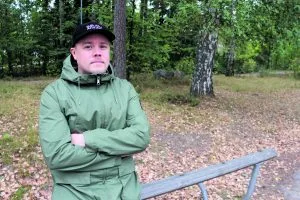 Keski-Vuosaaressa asuva Janne Lindstedt, 35, pelaa vapaa-aikanaan jalkapalloa, käy kuntosalilla ja talvisin laskettelee.
