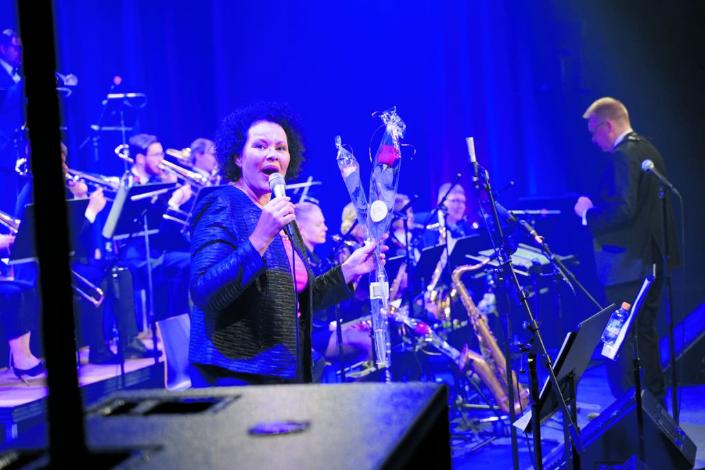 Perjantaina 30.9. kulttuurikeskus Vuotalossa järjestettiin ensimmäinen Art Jazz Helsinki -festivaali. How High The Moon -konsertissa esiintyi Bianca Morales yhdessä komean Baggböle Big Bandin kanssa, johtajanaan William Suvanne. Energiseen, iloiseen ja tunnelmaltaan lämminhenkiseen konserttiin saapui runsaasti yleisöä. Konsertin esiintyjät, Vuotalon henkilökunta sekä festivaalin järjestäjät (Paloheinän-Torpparinmäen kaupunginosayhdistyksen tiimiryhmä) saivat paljon kiitoksia tyytyväiseltä yleisöltä. 
