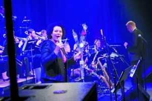 Perjantaina 30.9. kulttuurikeskus Vuotalossa järjestettiin ensimmäinen Art Jazz Helsinki -festivaali. How High The Moon -konsertissa esiintyi Bianca Morales yhdessä komean Baggböle Big Bandin kanssa, johtajanaan William Suvanne. Energiseen, iloiseen ja tunnelmaltaan lämminhenkiseen konserttiin saapui runsaasti yleisöä. Konsertin esiintyjät, Vuotalon henkilökunta sekä festivaalin järjestäjät (Paloheinän-Torpparinmäen kaupunginosayhdistyksen tiimiryhmä) saivat paljon kiitoksia tyytyväiseltä yleisöltä.
