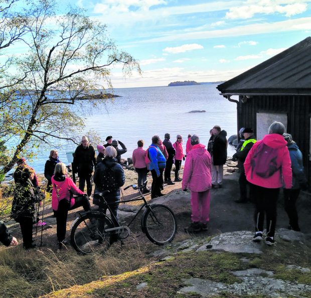 Kuningattarelta avautuu komea näkymä merelle.