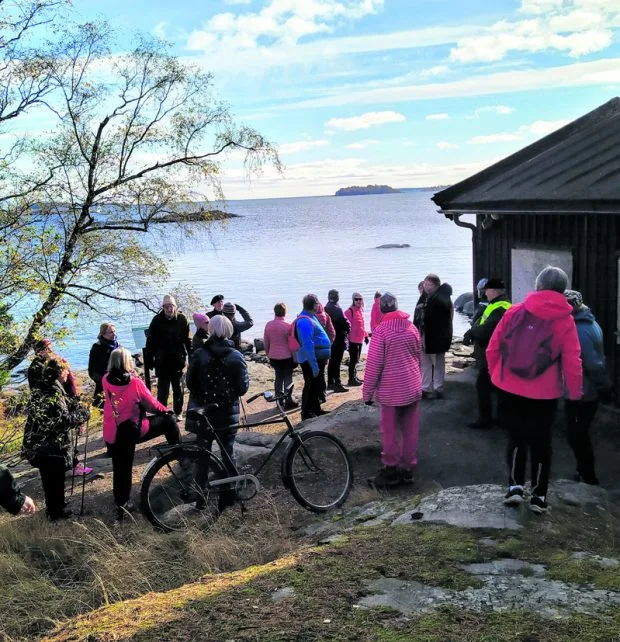 Kuningattarelta avautuu komea näkymä merelle.