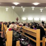 Helsingin Lauluveljien adventtikonsertti täytti kirkon