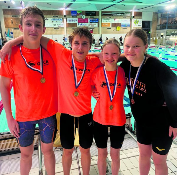 Orcan pronssia vienyt 4x50-sekauintijoukkue Matias Kukkonen, Alexandr Vysotskiy, Uliana Nikashina ja Lilja Hirsikko.
