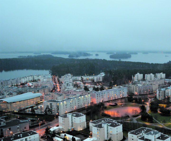 Arkistokuvassa Kallahtea kuvattuna Cirrus-tornitalosta käsin. Kuva: Antti Honkanen