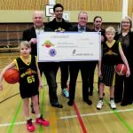 Lions Club Helsinki / Idän avustus WB-Pantterit koripallojunioreille