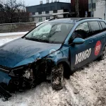 Taksi törmäili Kallvikintiellä