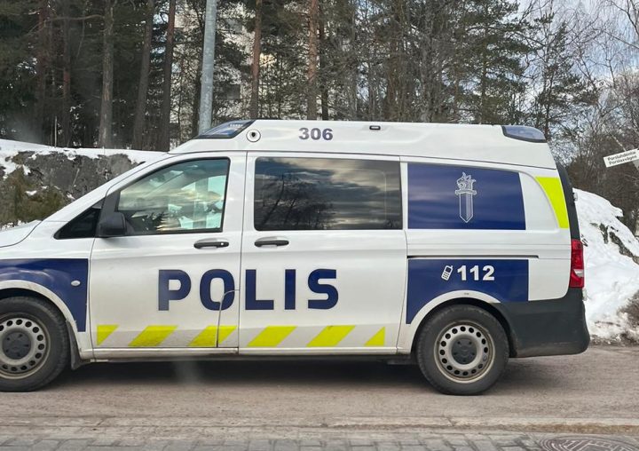 Poliisi 14-23