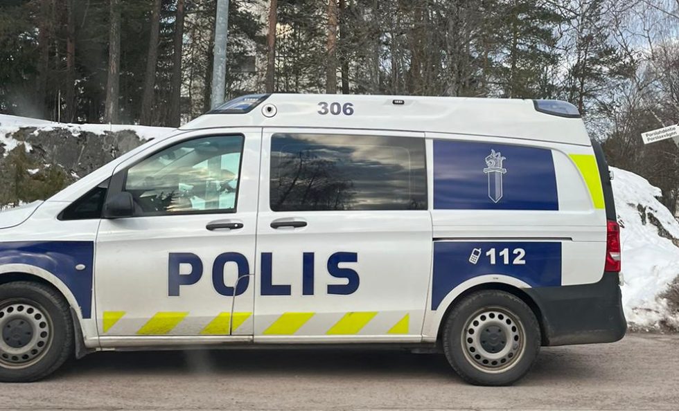 Poliisi 14-23