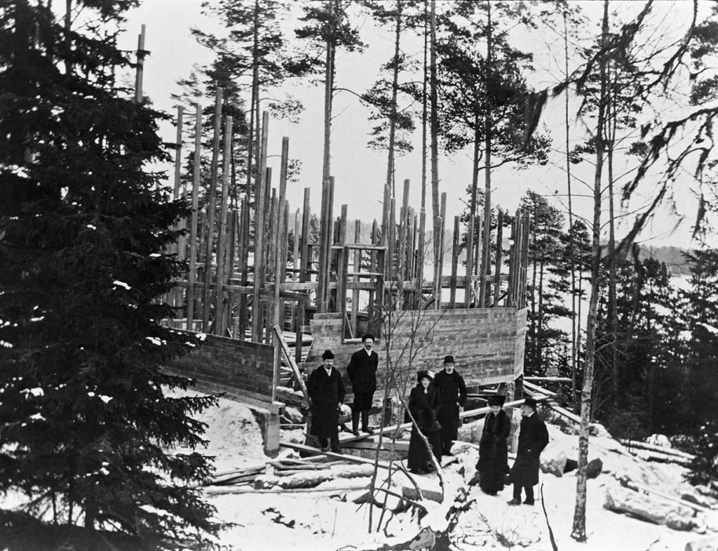 Oscar Scheteligin huvila Bergbacka rakenteilla. Kuva: Helsingin kaupunginmuseo