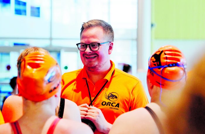Valmennuspäällikkö Tuomas Suomalainen korostaa perustaitojen merkitystä uimarin alkutaipaleella: – Ensin opetellaan uimaan, sitten harjoittelemaan ja vasta sitten alkaa varsinainen harjoittelu.