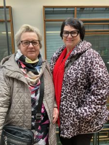 Paula Riikola (vas.) ja Sisse Grunn toivoivat, että Avointen ovien päivän voisi pitää vuosittain.