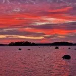 Taivaan purppuraa Kallahdenniemessä